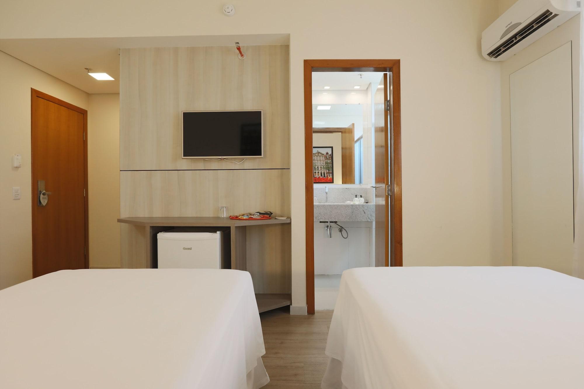 Hotel Amsterdam Montes Claros Exterior foto