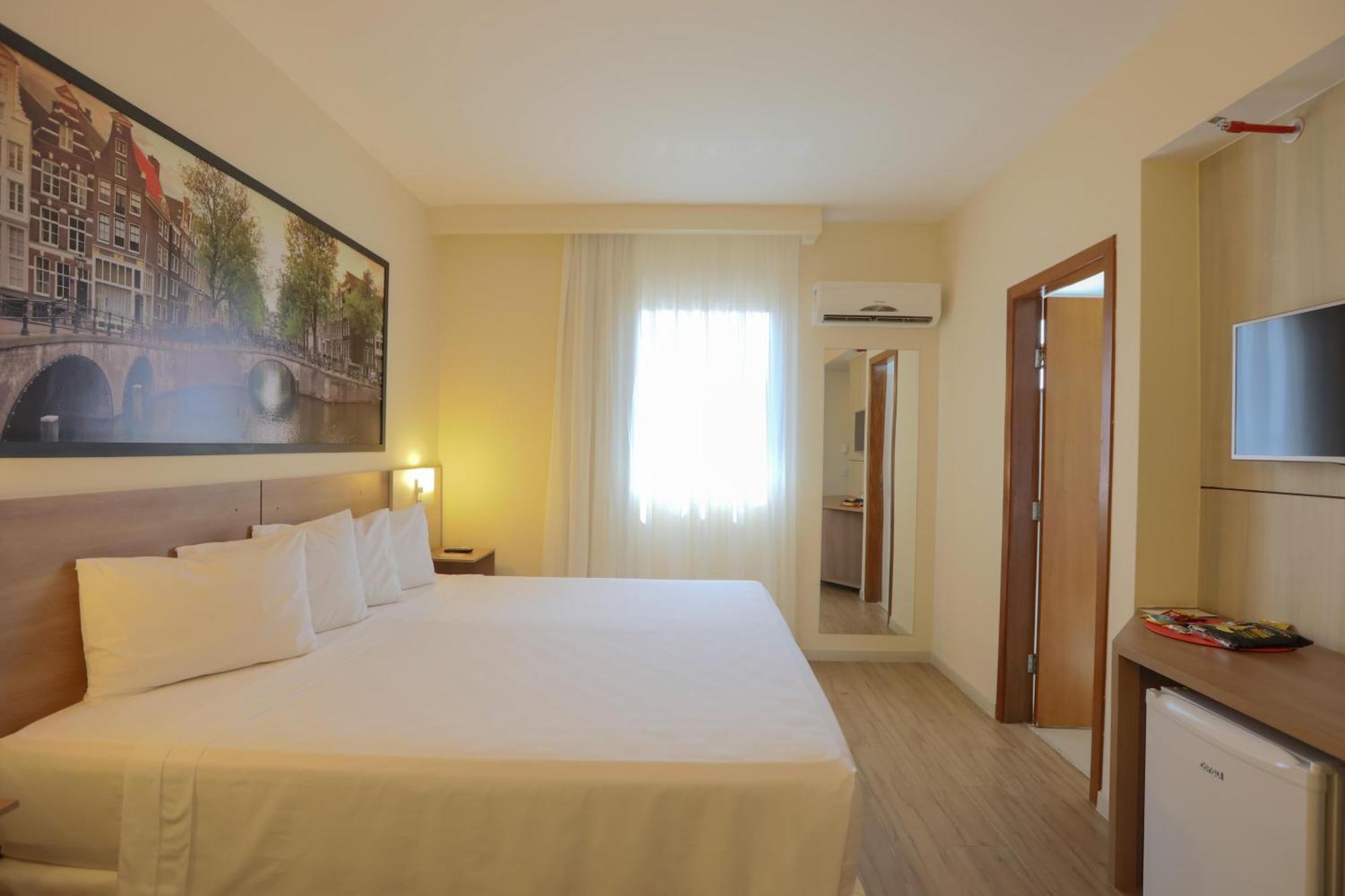 Hotel Amsterdam Montes Claros Exterior foto